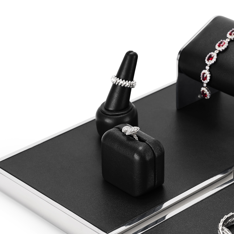 TT113 New Arrival Luxury Custom PU Leather Metal Jewelry Display Stand Black Jewelry Window Display Set