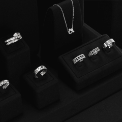 New Arrival Luxury Custom Black microfiber Jewelry Display Stand for ring necklace Jewelry Window shocase Display Set