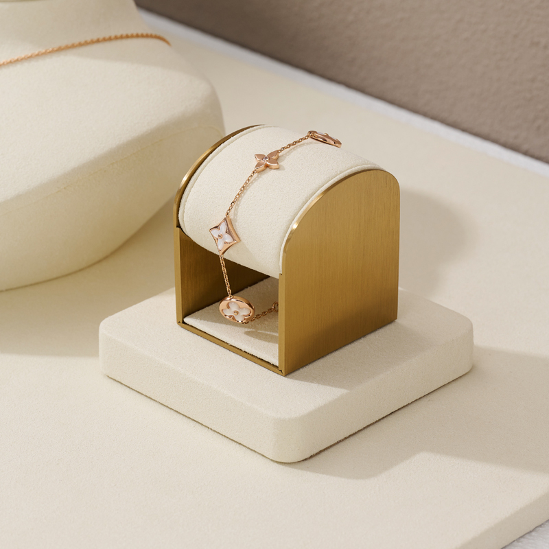TT164 Factory Customized New Jewelry Display Sets Metal PU Leather Ring Earrings Necklace Holder Jewelry Showcas Display Stand