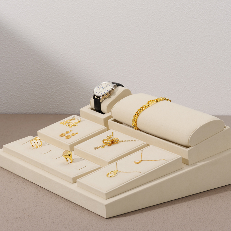New Arrival Beige Color PU Leather Jewelry Displays Window Jewellery Display Set