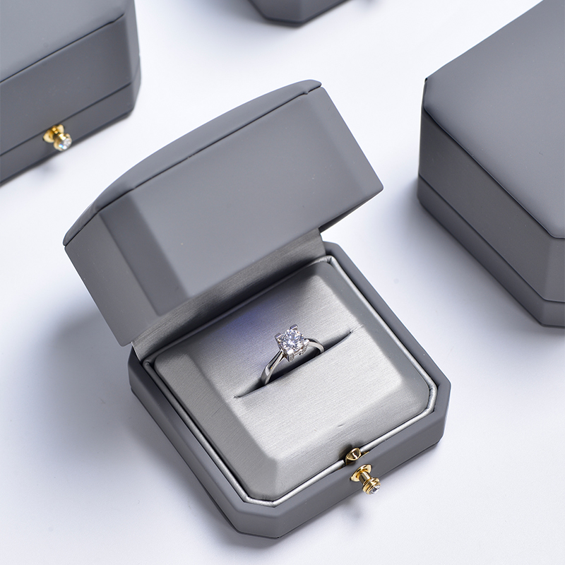 Luxury PU Leather LED Jewelry Box with Custom Logo Ring Box