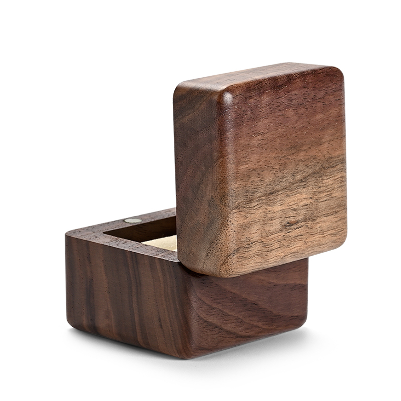 SM209 Custom Logo Square Wood Ring Box Packaging Luxury Gift Ring Case Wedding Jewelry Display Storage Box
