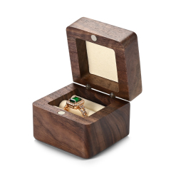 SM209 Custom Logo Square Wood Ring Box Packaging Luxury Gift Ring Case Wedding Jewelry Display Storage Box
