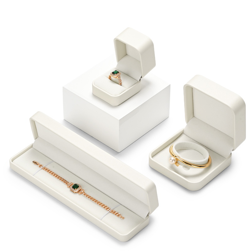 H160 Custom logo Beige PU leather/Velvet Jewelry Box Ring Earrings Pendant Necklace Box Jewelry Packaging