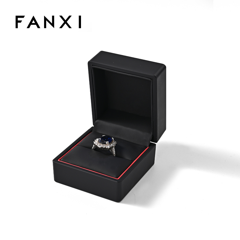 Jewelry luxury ring custom logo wholesale packaging box black PU leather jewelry box