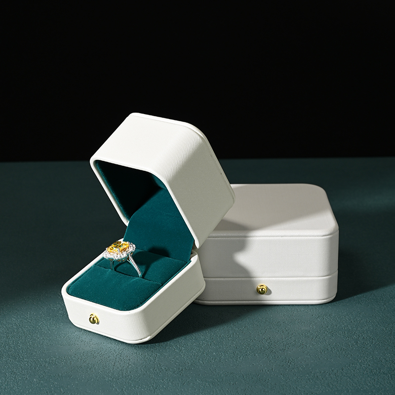 H168 High Repurchasing Rate Ring Boxes Velvet Inside Jewellery Packaging Box PU Leather White Jewelry Box