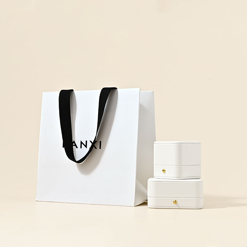 D067 Special Paper Jewelry Bags Custom Printed Logo Jewelry Gift Packaging Bags