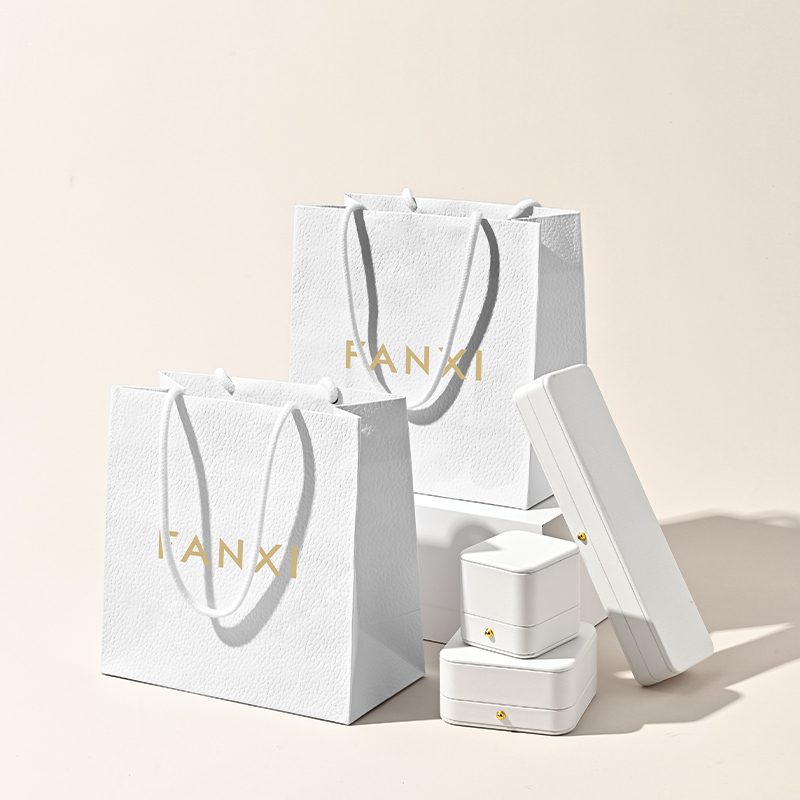 D072 Custom Printed Logo Luxury Gift Paper Bag Retail Shopping Jewelry Gift Paper Bags with Your Own Logo