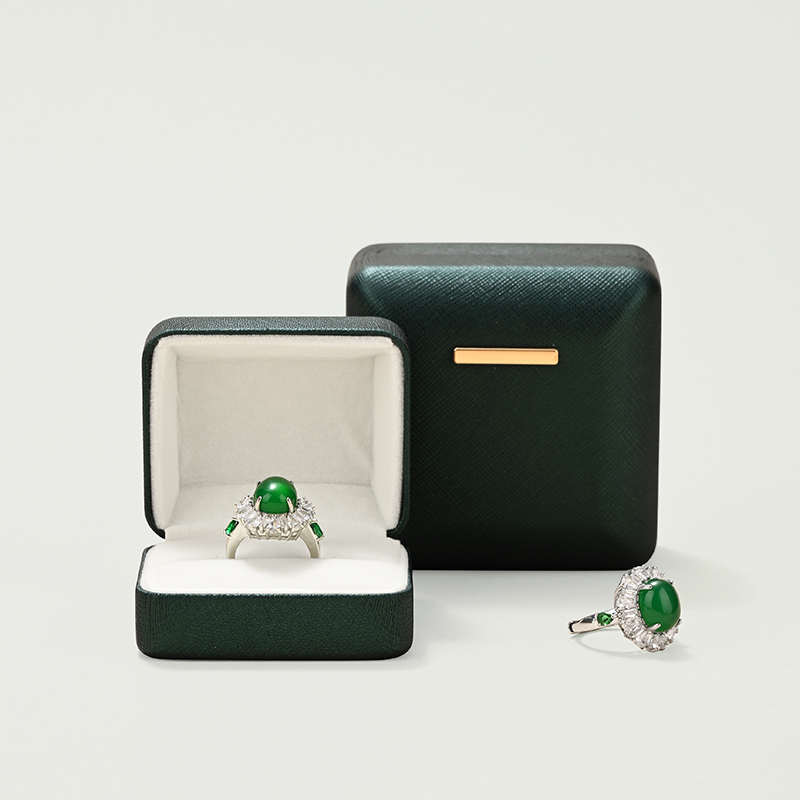 H135 Custom Logo Green Pu Leather Flannel Inside Jewelry Box for Pendant Ring Bracelet