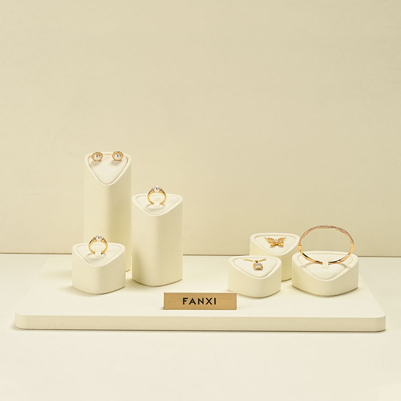 TT468 Custom Made White Ring Bracelet Earrings Jewelry Mannequin Bust Stand Professional Jewelry Display Stand for Store
