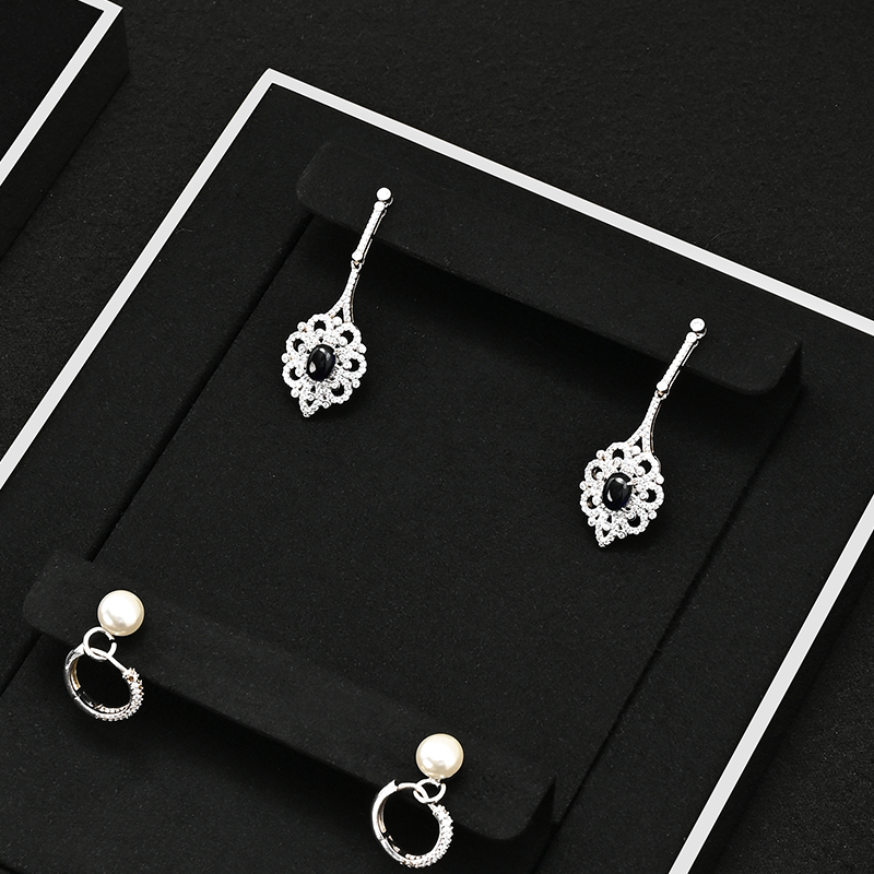 JS134 Luxury Jewelry Display Props Customized Metal Microfiber Showcase Tray Display