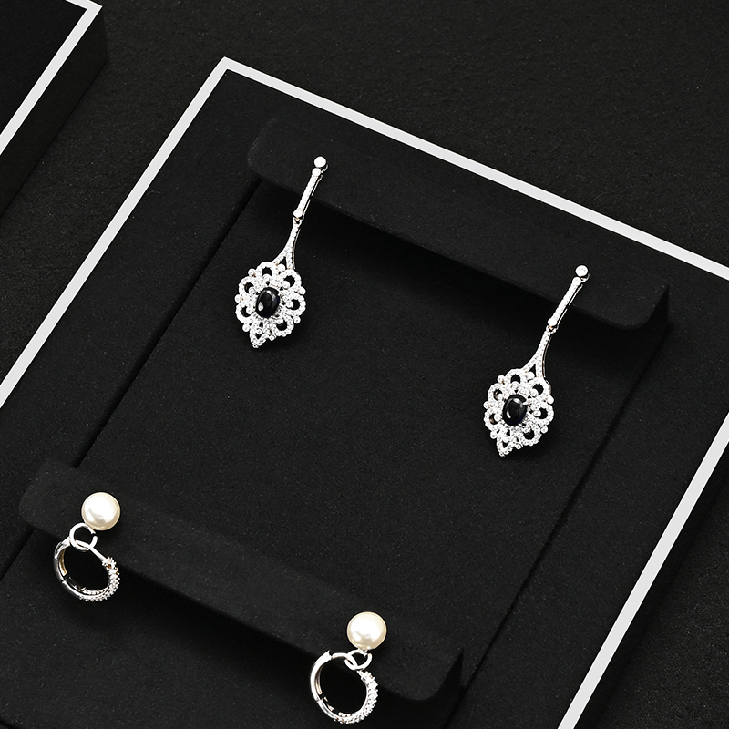 JS134 Luxury Jewelry Display Props Customized Metal Microfiber Showcase Tray Display