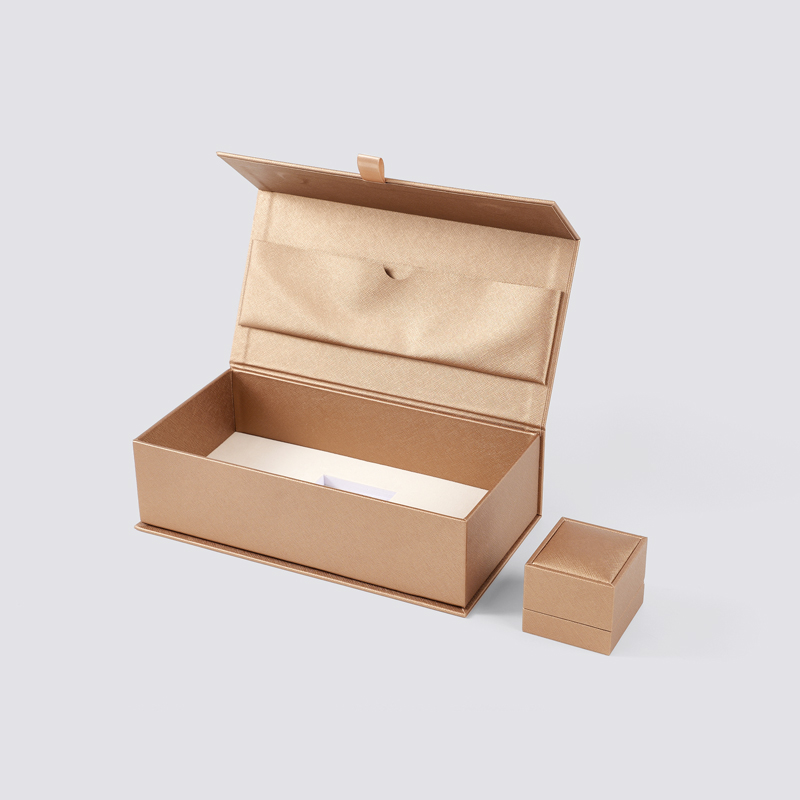 Custom Logo Luxury Paper Cardboard Velvet Large Magnetic Lid Close Jewelry Ring Bracelet Jewellery Gift Box Packaging