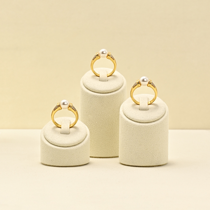 J007 Custom Beige Jewelry Display Ring Stand Microfiber Counter Window Props Jewellery Packaging Ring Display