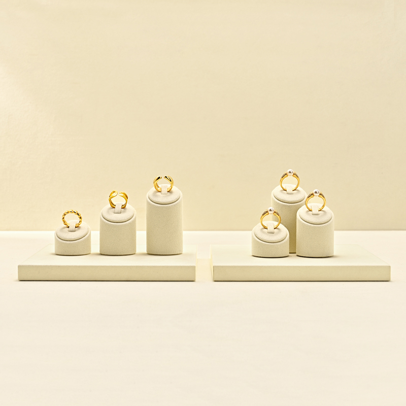 J007 Custom Beige Jewelry Display Ring Stand Microfiber Counter Window Props Jewellery Packaging Ring Display
