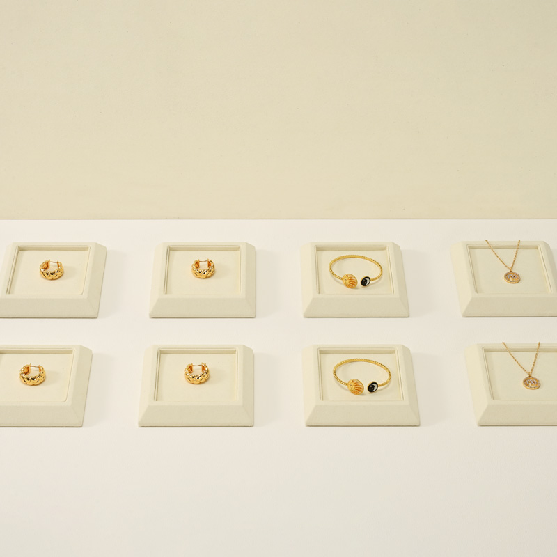 J010 Custom Beige Sackcloth Microfiber Necklace Pendant Rings Jewellery Display Trays
