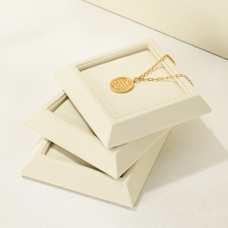 J010 Custom Beige Sackcloth Microfiber Necklace Pendant Rings Jewellery Display Trays