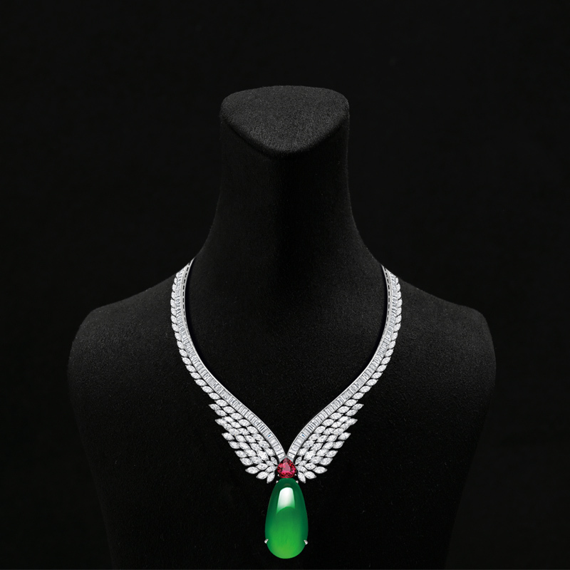 RX073-75 Luxury Microfiber Jewelry Container Display Stand for Necklace Busts for Shop Counters and Showcases