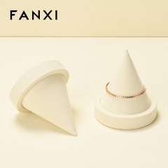J008 Modern Innovation Design Cone Shape Bangle Bracelet Chain Jewelry Bracelet Holder Display Stand