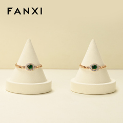 J008 Modern Innovation Design Cone Shape Bangle Bracelet Chain Jewelry Bracelet Holder Display Stand