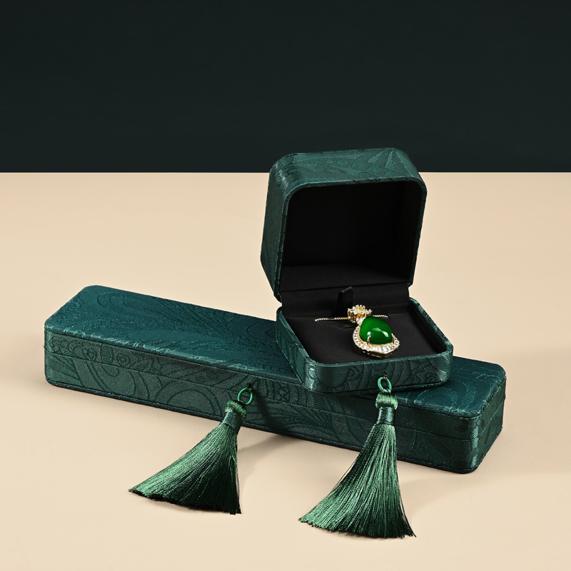 H122 Advanced New Chinese Jewelry Display Prop Jade Ring Necklace Bracelet Brocade Silk Jewelry Box