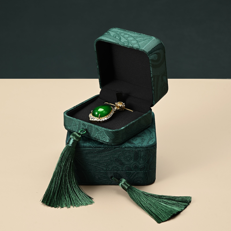 H122 Advanced New Chinese Jewelry Display Prop Jade Ring Necklace Bracelet Brocade Silk Jewelry Box