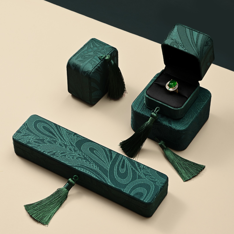 H122 Advanced New Chinese Jewelry Display Prop Jade Ring Necklace Bracelet Brocade Silk Jewelry Box