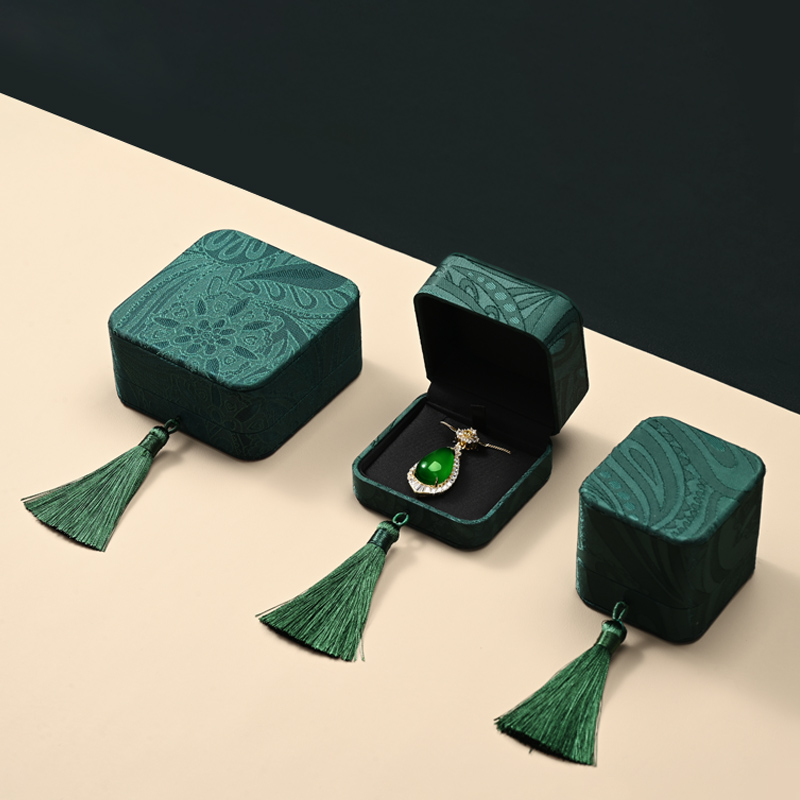 H122 Advanced New Chinese Jewelry Display Prop Jade Ring Necklace Bracelet Brocade Silk Jewelry Box