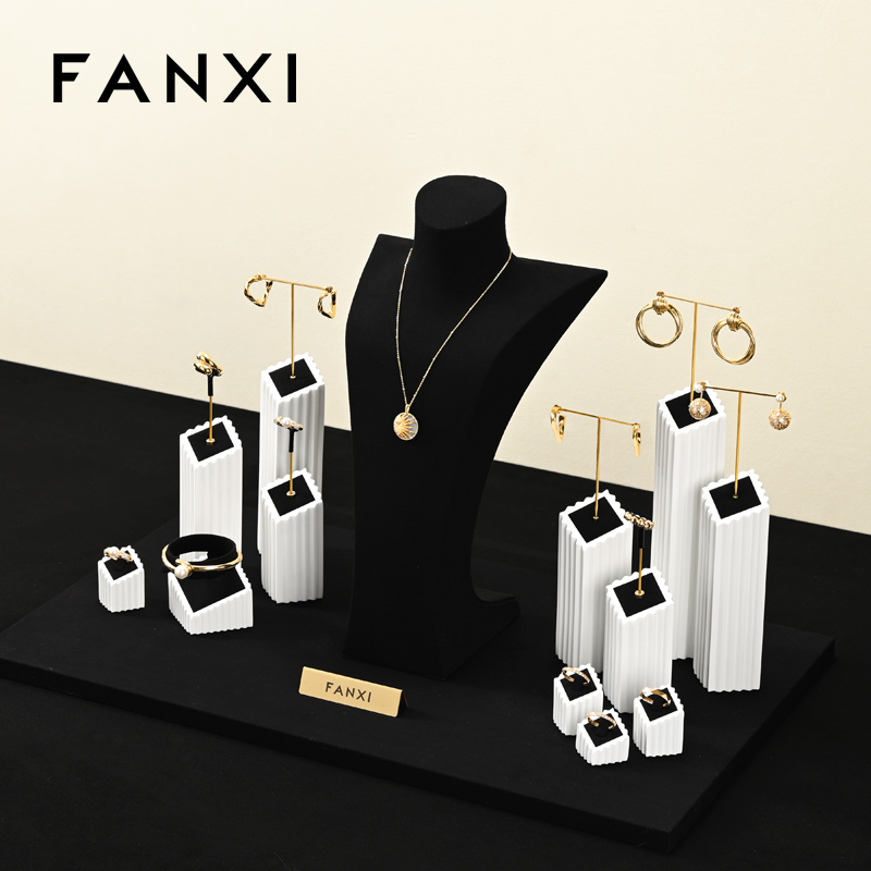 TT544 Wholesale Metal Display Bracelet Stand Showcase Watch Display Props for Retail Store Exhibition