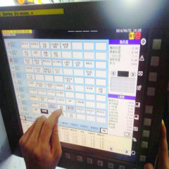 Fanuc Series 31i-A A02B-0307-B621 touch screen