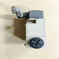 OmRon AC-15 2A/400V,D4B-6A15N-SHI2 limit switch