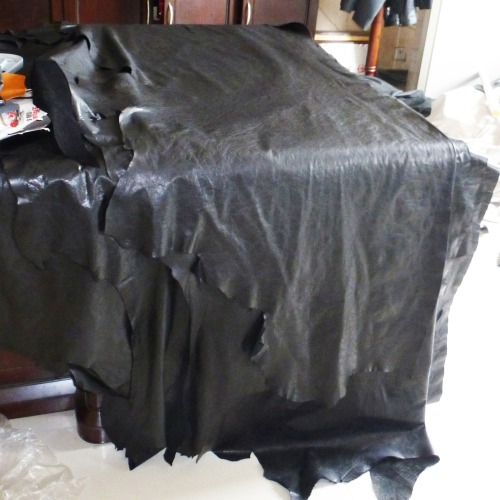 Full-grain Eco-friendly first layer Oil wax cow leather