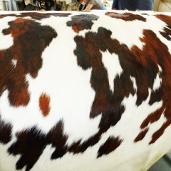 Wholesale Eco-friendly tricolor speckled cowhides