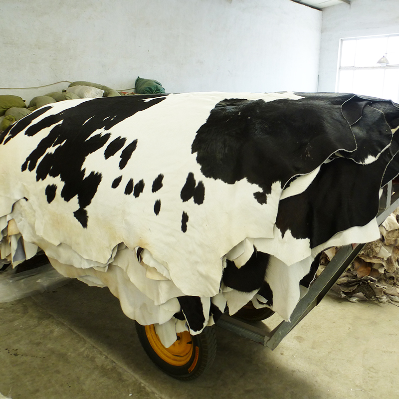 Wholesale black and white hair on cowhides