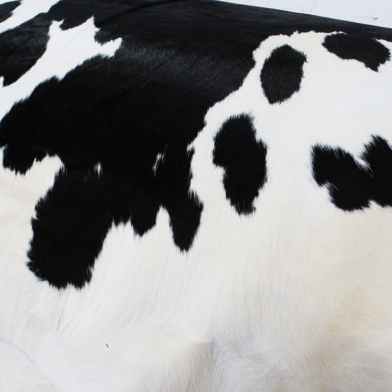 Wholesale black and white hair on cowhides