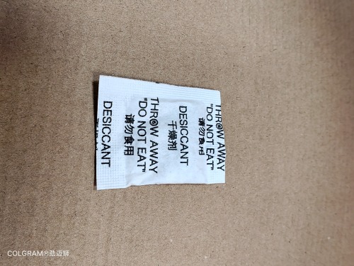 Montmorillonite desiccant