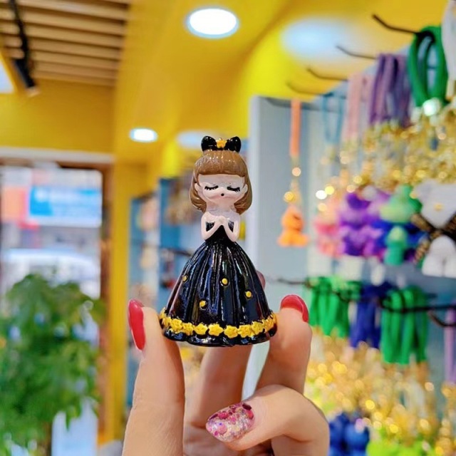 Cartoon resin Princess Pearl keychain girl cute girl heart ins Wind mobile phone chain bracelet keychain bag