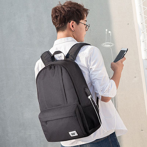 Daily backpack with USB recharge