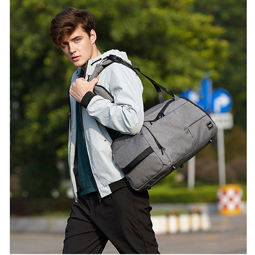 Double-purpose backpack with dry wet depart