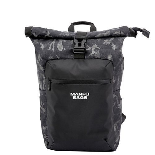 Daily backpack with expansion function