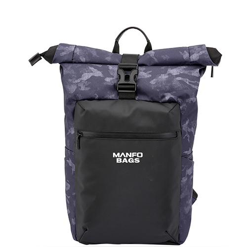 Daily backpack with expansion function