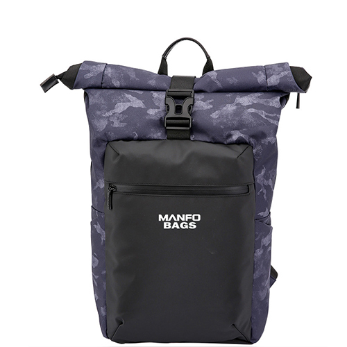 Daily backpack with expansion function