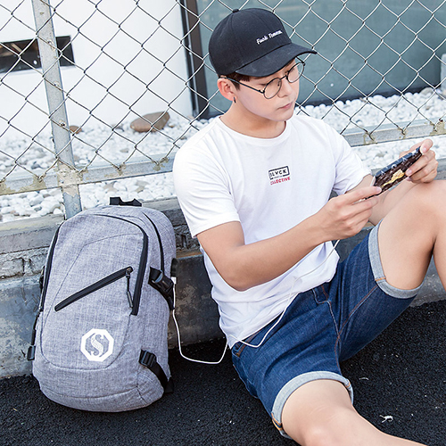 Daily backpack with USB recharge