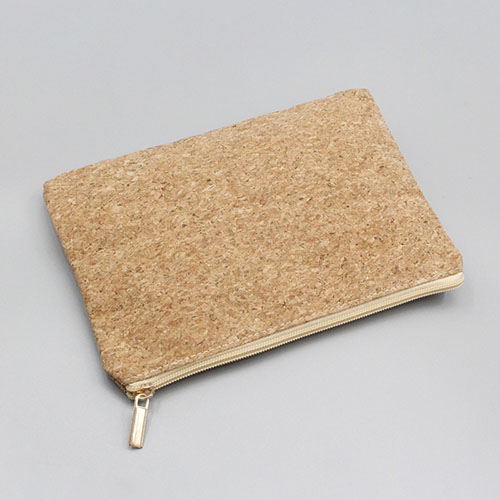 Cosmetic bag with wood grain pattern