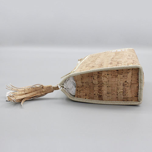 Cosmetic bag with wood grain pattern