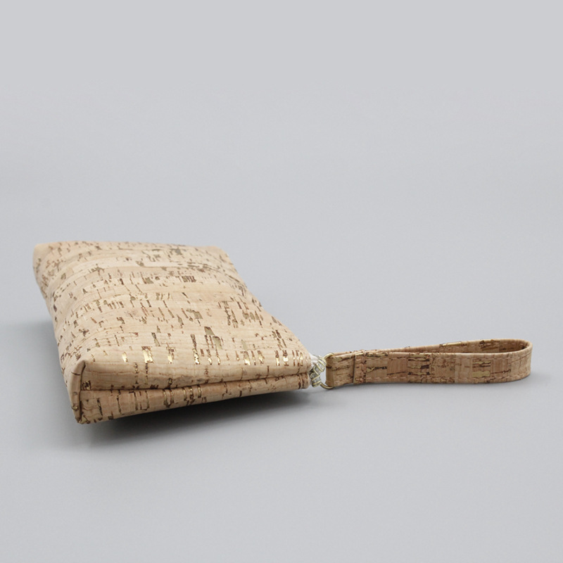 Cosmetic bag with wood grain pattern
