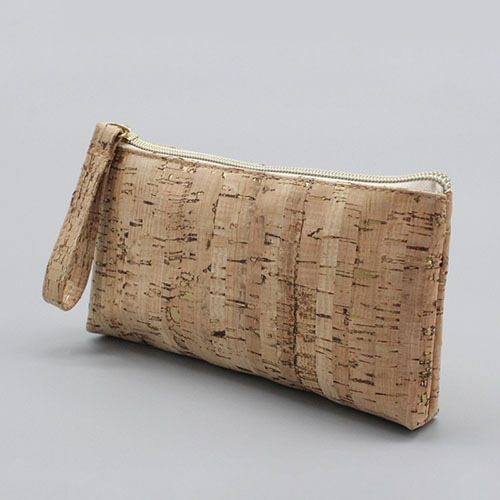 Cosmetic bag with wood grain pattern
