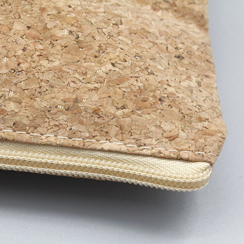 Cosmetic bag with wood grain pattern
