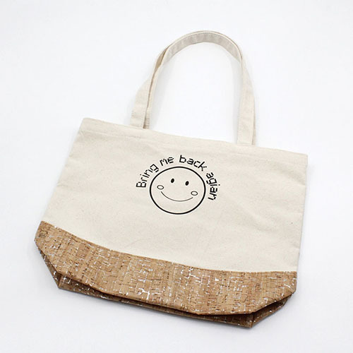 Tote bag with wood grain pattern