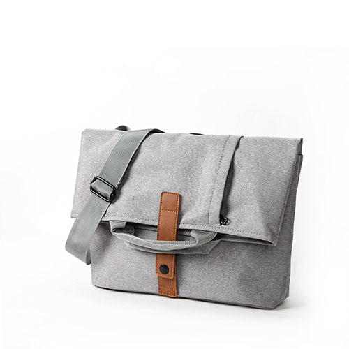 Messenger bag with expansion function